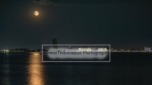 _38U3076 moon over Lake Charles