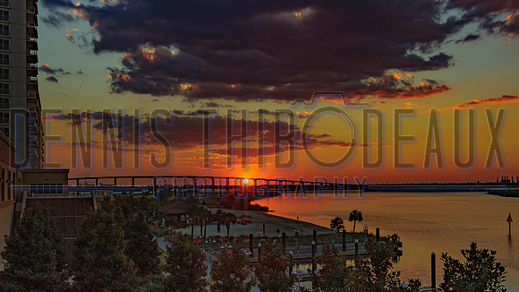 DLT_8997 sunset Golden Nugget